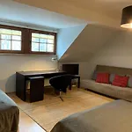 4 I 45 W Willi Józefina Apartamento *