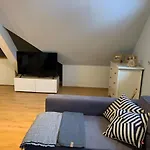4 I 45 W Willi Józefina Apartamento