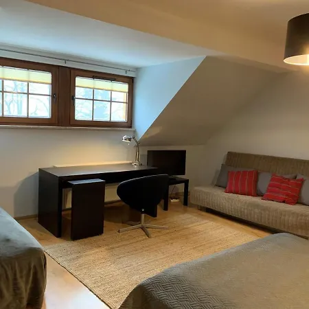 4 I 45 W Willi Józefina Apartamento *