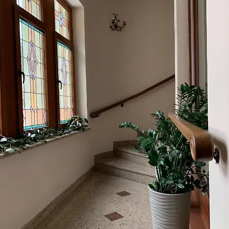 4 I 45 W Willi Jozefina Apartment